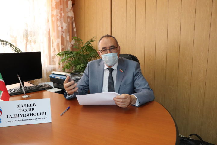 Депутат Госсовета Татарстана провел прием азнакаевцев
