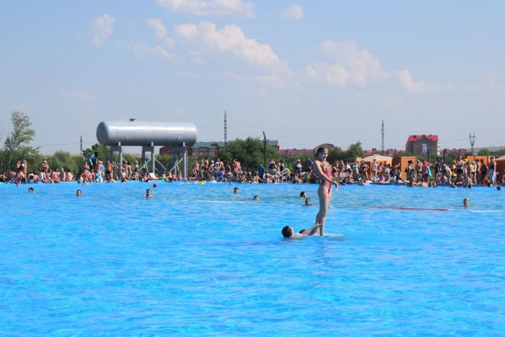В Азнакаево заработает открытый бассейн