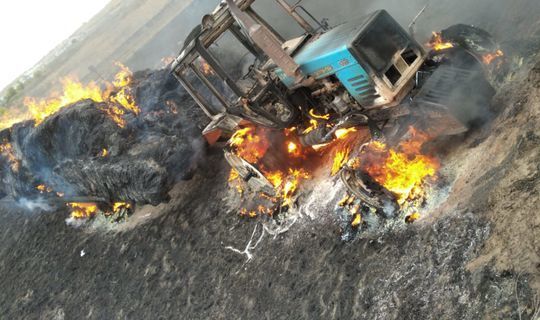 В Азнакаевском районе водитель на ходу выпрыгнул из горящего трактора