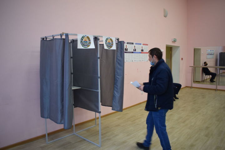 Граждане Узбекистана, проживающие в Азнакаево, приняли участие в выборах президента своей страны