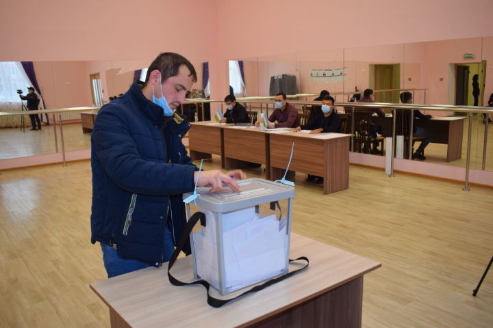 Граждане Узбекистана, проживающие в Азнакаево, приняли участие в выборах президента своей страны