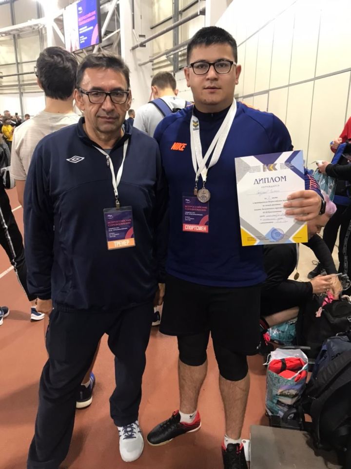 Азнакай спортчысы Риман Сабуров Бөтенроссия турнирыннан көмеш медаль белән кайтты