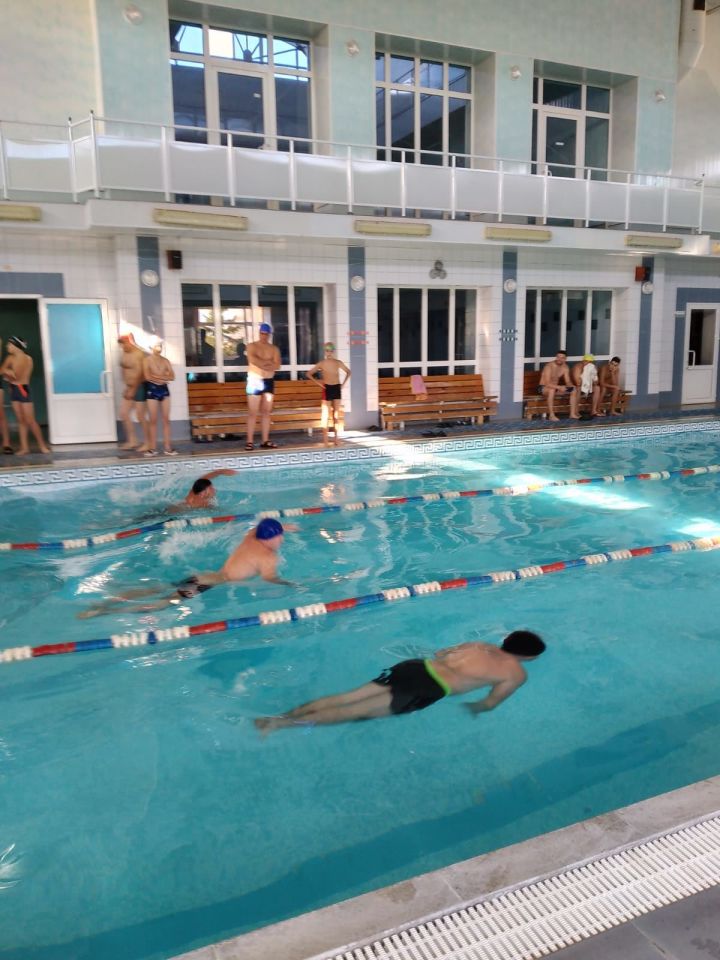 Азнакаевцы соревновались в плавании