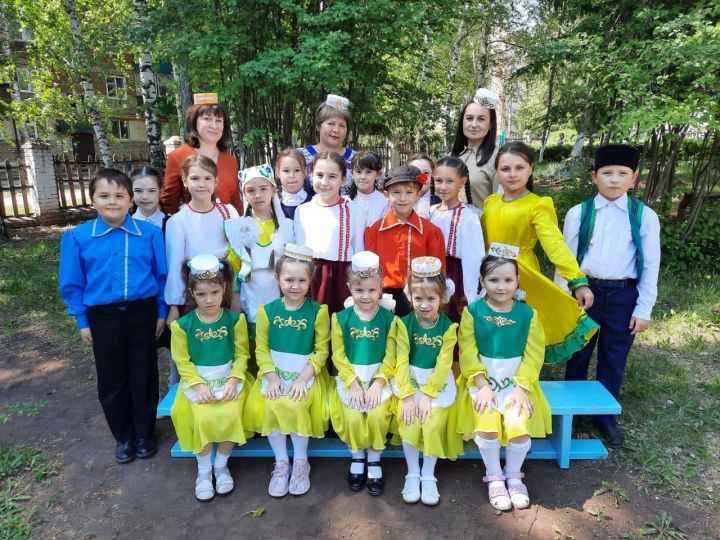 Азнакай шәһәренең 9 нчы мәктәбе белән «Святлячок» балалар бакчасы арасында дуслык күпере салынды