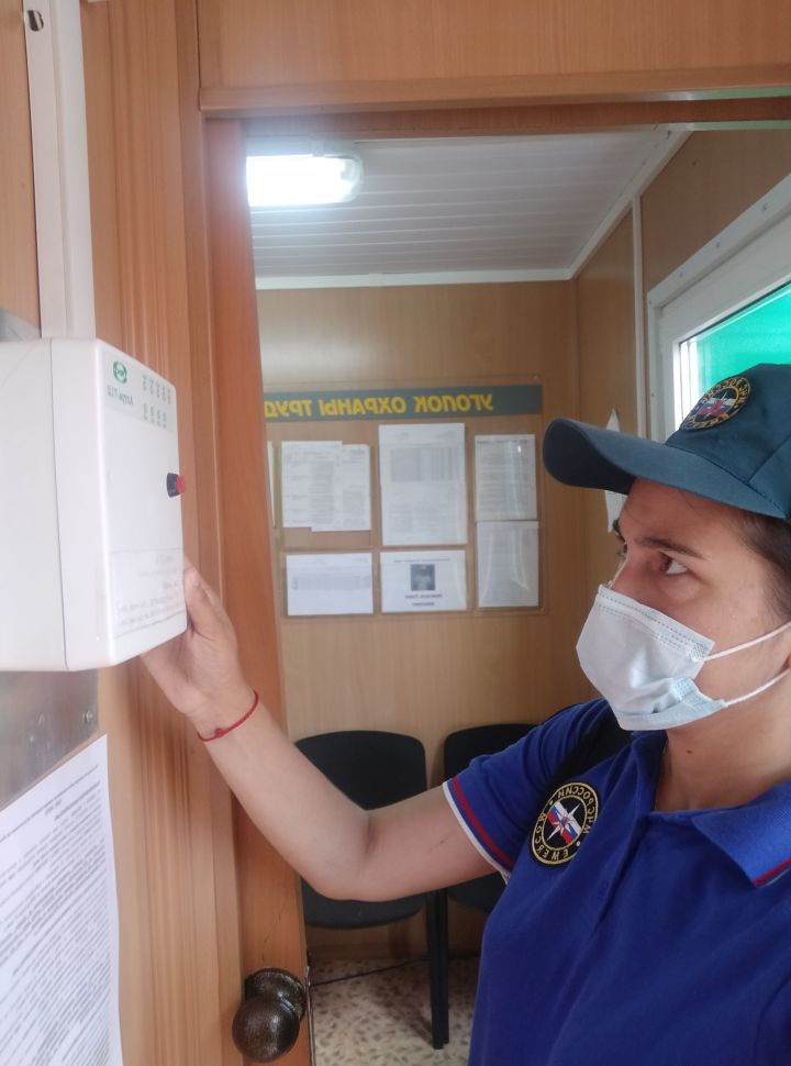 В Азнакаево проводятся проверки исправности систем противопожарной защиты