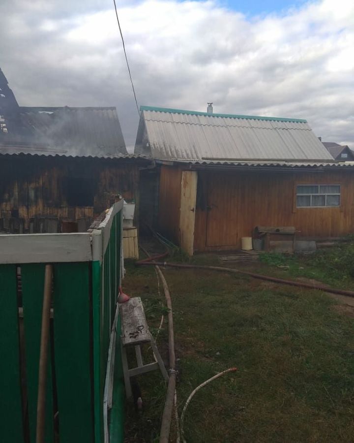 В Азнакаево произошел пожар в частном доме