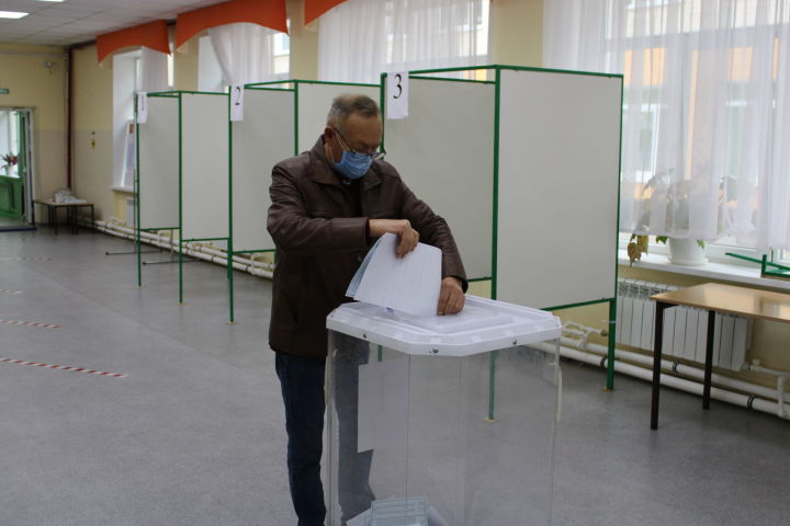 В Азнакаево в голосовании приняли участие более 85 процента избирателей