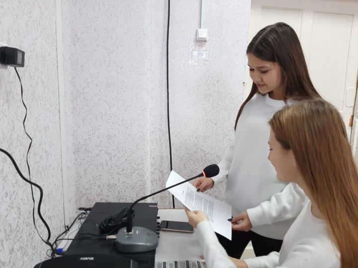 В Азнакаевской школе №2 вещает радиостудия «Большая перемена»