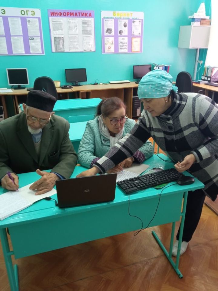 В Азнакаевских школах стартовали уроки цифровой грамотности