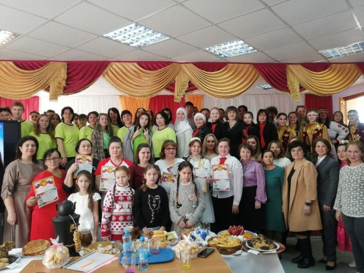 Тымытык һәм Урманай мәктәпләренең әти-әниләр комитетлары дус сыйныф серләрен яхшы белә