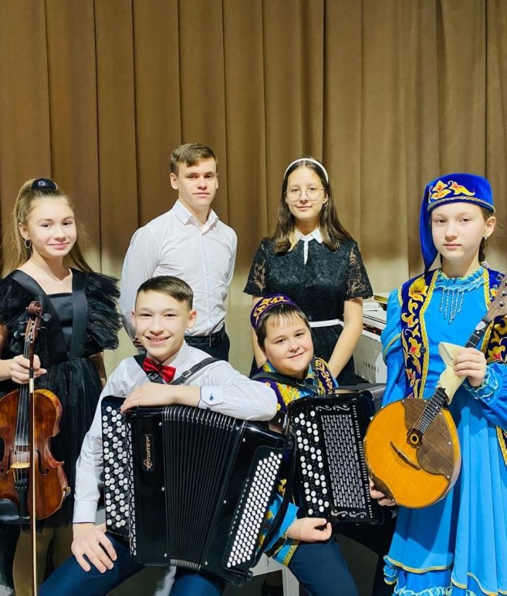Юные таланты Азнакаево приняли участие в музыкально-поэтическом фестивале