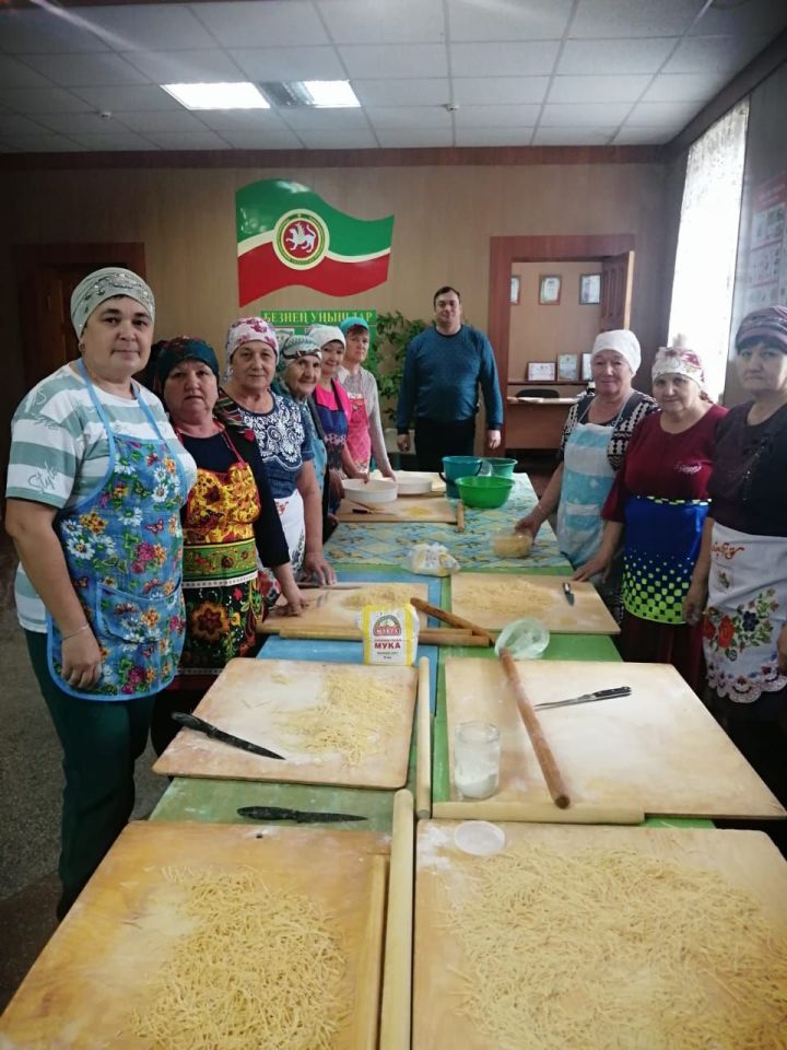 Азнакай авылларында солдатларга гуманитар ярдәм җыюны дәвам итәләр