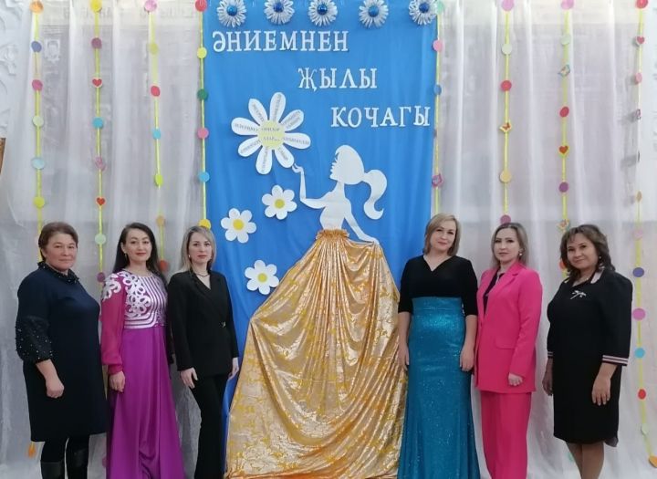 Әгерҗе авылында Әниләр көне күңелле үтте