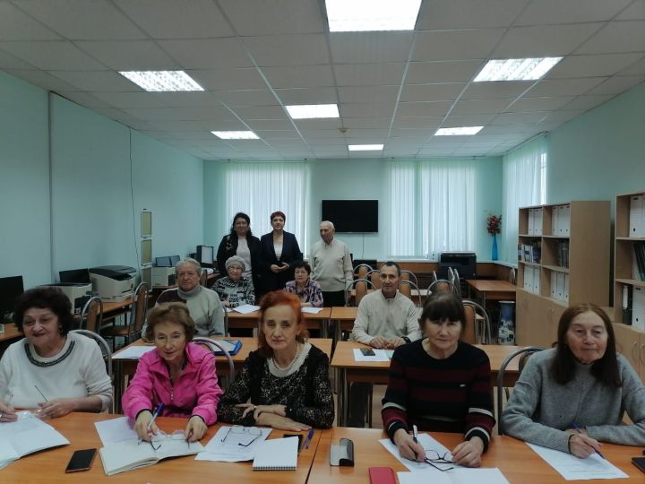 Старшее поколение  г.Азнакаево в «цифре»