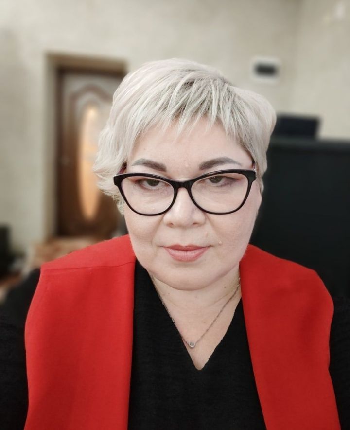 А на пороге молодая весна...