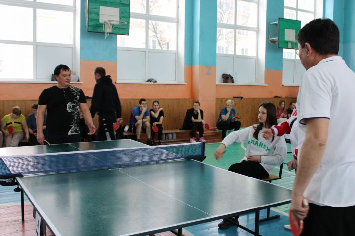 Азнакайда өстәл теннисы буенча ярышлар үтә