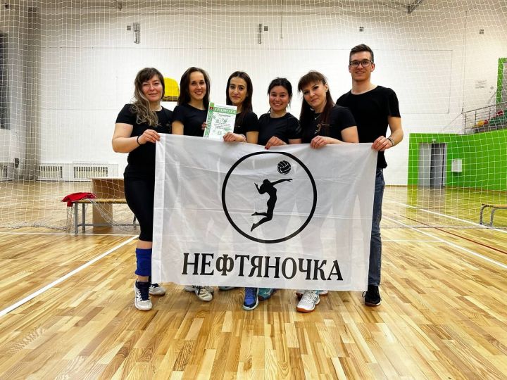 Азнакай волейболчылары медаль белән кайтты