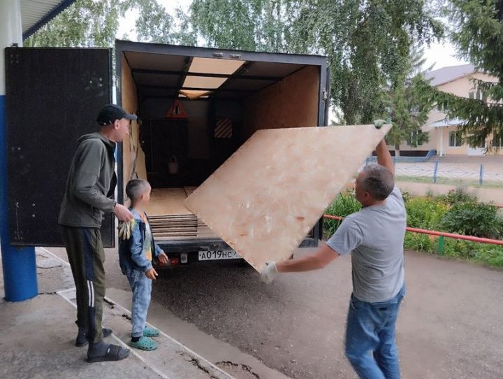 Сәпәй авылы балалары Данир Сабиров белән очрашты