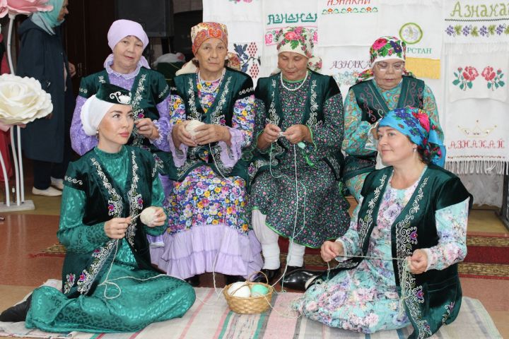 В Азнакаево впервые отметили Единый день фольклора