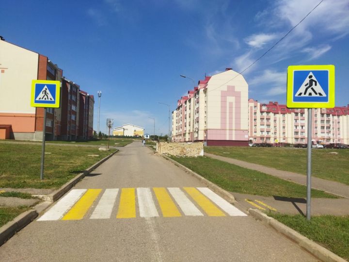 В Азнакаево проверили пешеходные переходы возле образовательных учреждений