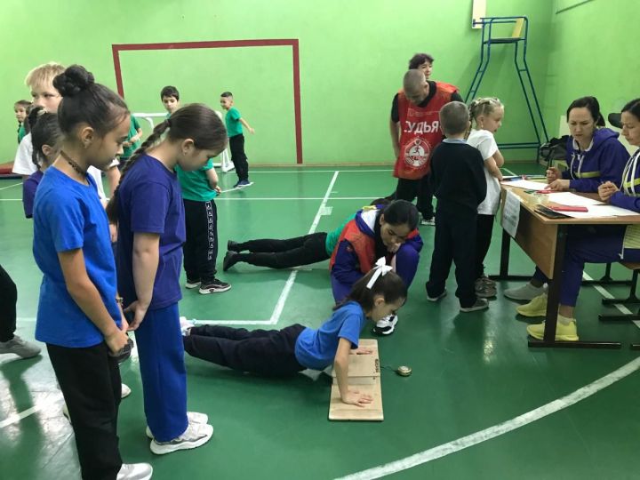 В Азнакаевской школе № 1 более 600 учащихся  сдали нормативы ГТО