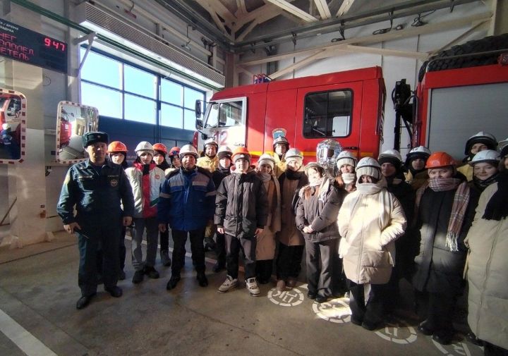 Ученики лицея №4 г. Азнакаево посетили пожарно-спасательную часть