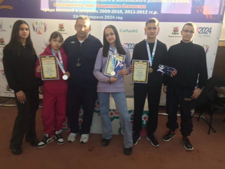 Азнакай спортчылары тиз йөгерә