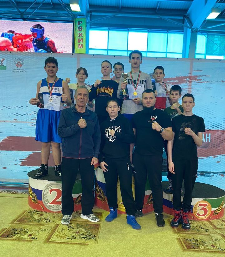 Азнакаевские боксеры вернулись с первенства Татарстана с победой