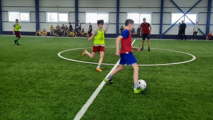 В Азнакаево определили лучших футболистов среди школьников