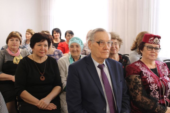 В Азнакаево прошла презентация книги «Эдэби офыклар» («Литературные горизонты»)