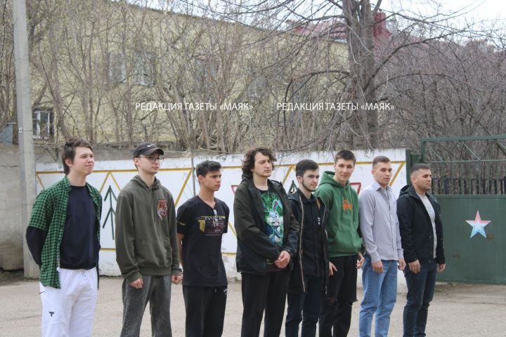 Азнакаевцы призывного возраста отправляются на военную службу