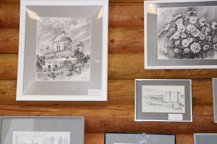 В краеведческом музее города Азнакаево открылась выставка известного художника Марата Афлятунова