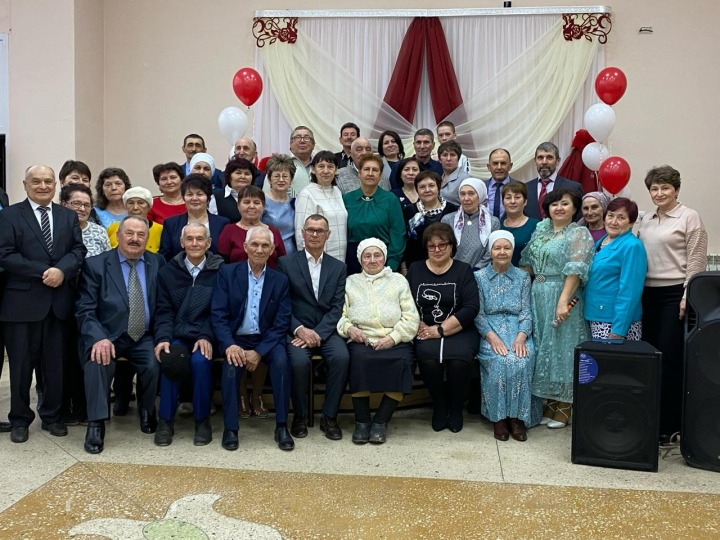 В селе Чалпы состоялся торжественный вечер, посвященный 100-летию со дня рождения легендарного учителя Закарии Каюмова