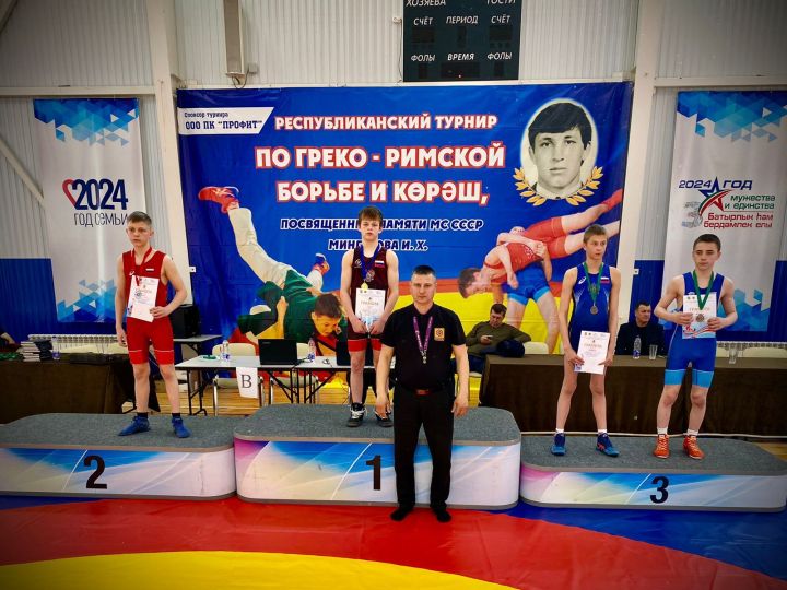 Азнакай көрәшчесе республика ярышында җиңү яулады