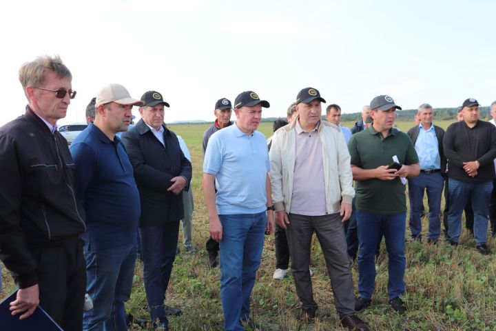 В Азнакаево прибыл министр сельского хозяйства и продовольствия