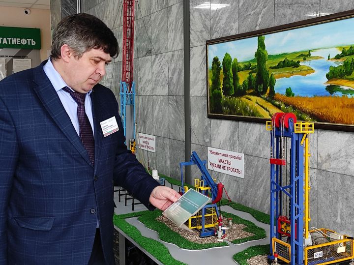 Нефтедобыча в миниатюре