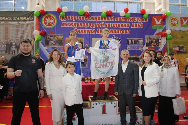 Азнакайда Зиннур Әбдрәшитов истәлегенә узган бокс ярышларының җиңүчеләре билгеле