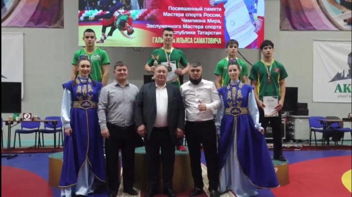 Республика турнирыннан - бронза медаль белән