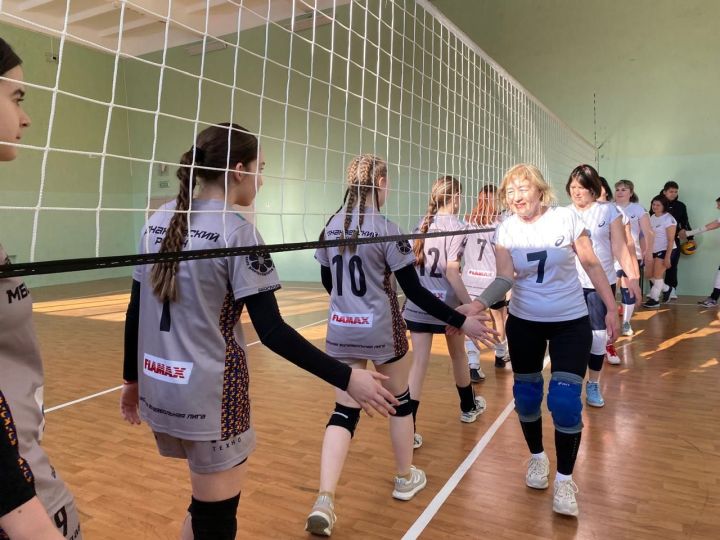 Волейбольный турнир на кубок главы в Азнакаево