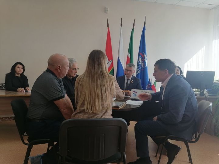Прием граждан в Азнакаевском местном отделении партии «Единая Россия»