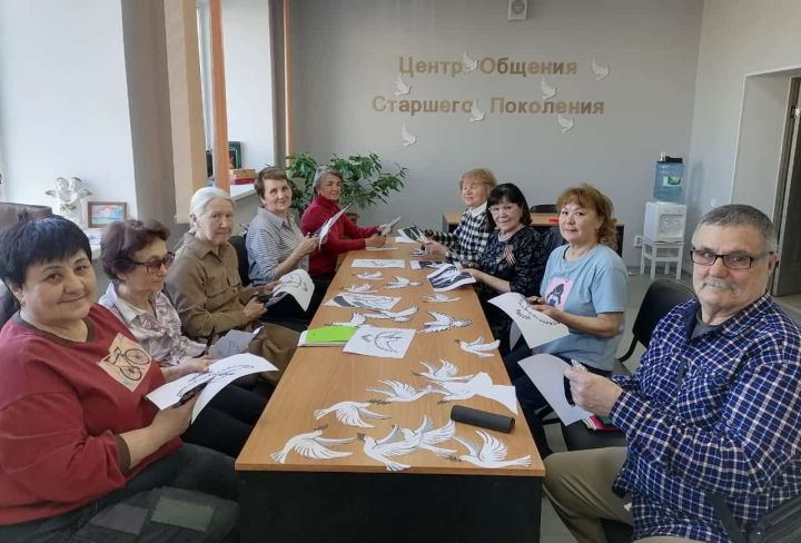 В Азнакаево стартовала акция «Голубь мира – Голубь Победы»
