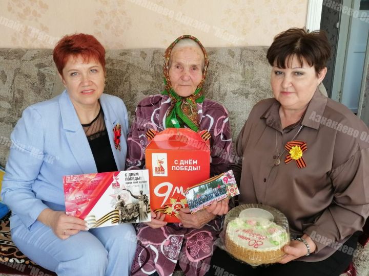 Милеуша Шайдуллина поздравила ветеранов в Вахитово
