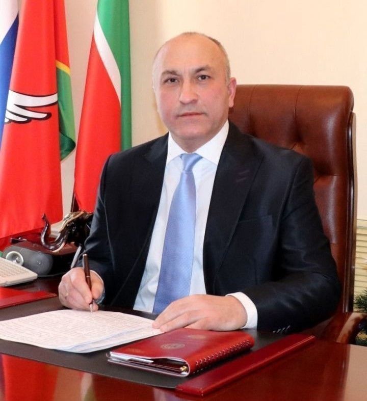 С праздником весны и труда!