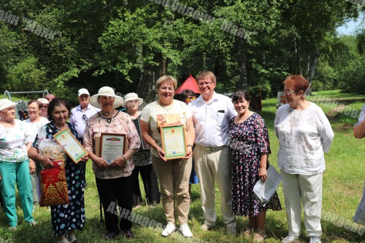 Азнакаевские ветераны отметили праздник