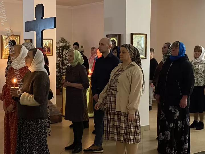 Вместе встретили Пасху: богослужение, наполненное светом