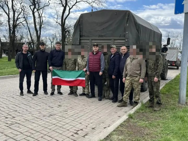 Азнакай районы башлыгы Марсель Шәйдуллин шәхсән үзе махсус хәрби операциядәге ир-егетләребезгә гуманитар йөкне илтте