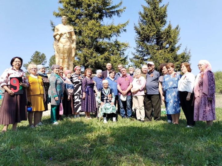 Ирекле авылында митингтан соң сугыш елларына багышланган спектакль куйдылар