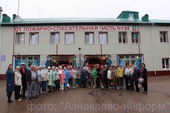 Азнакаевские ветераны в гостях у пожарных: тёплая встреча в части № 24