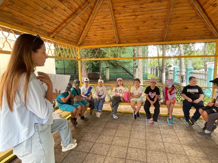 Развитие эмоционального интеллекта: специалисты Культурного центра провели тренинг для отдыхающих детей