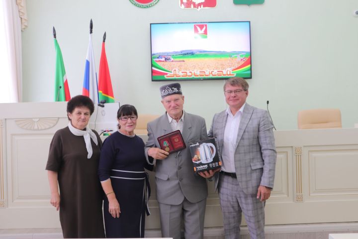 Азнакай районы ветераннар советының чираттагы утырышы узды